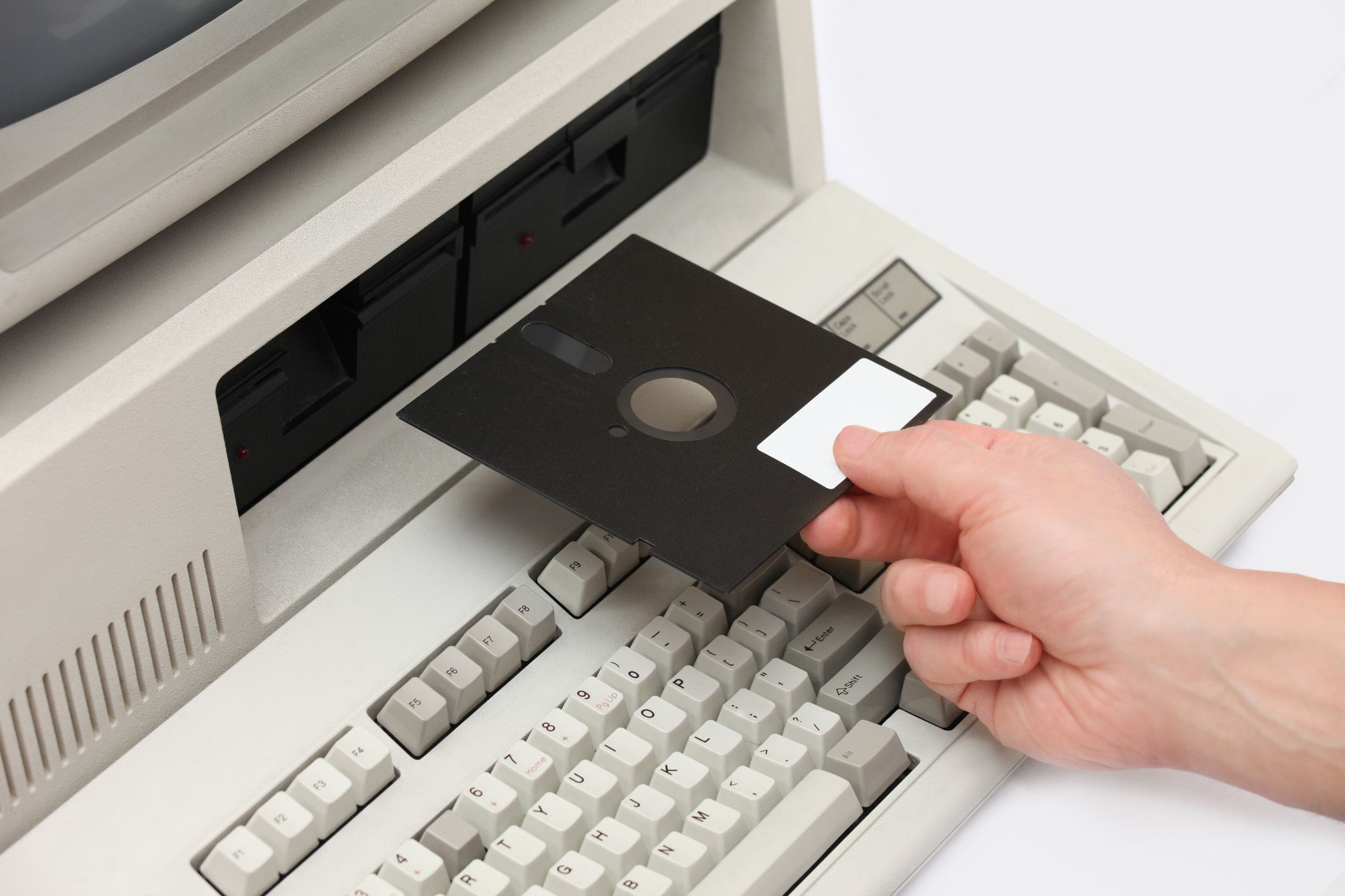 Até o MS-DOS: Windows antigos ainda são usados em órgãos públicos no mundo