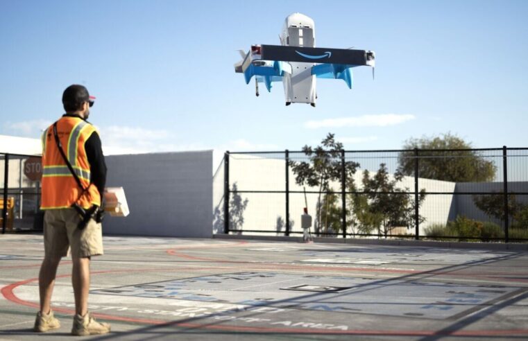 Amazon começa a entregar iPhones e Galaxy via drone nos EUA