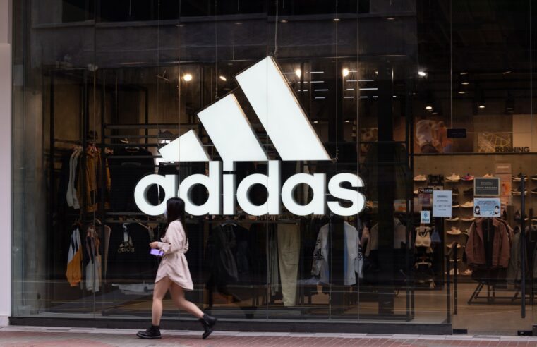 Adidas alerta clientes sobre possível vazamento de dados