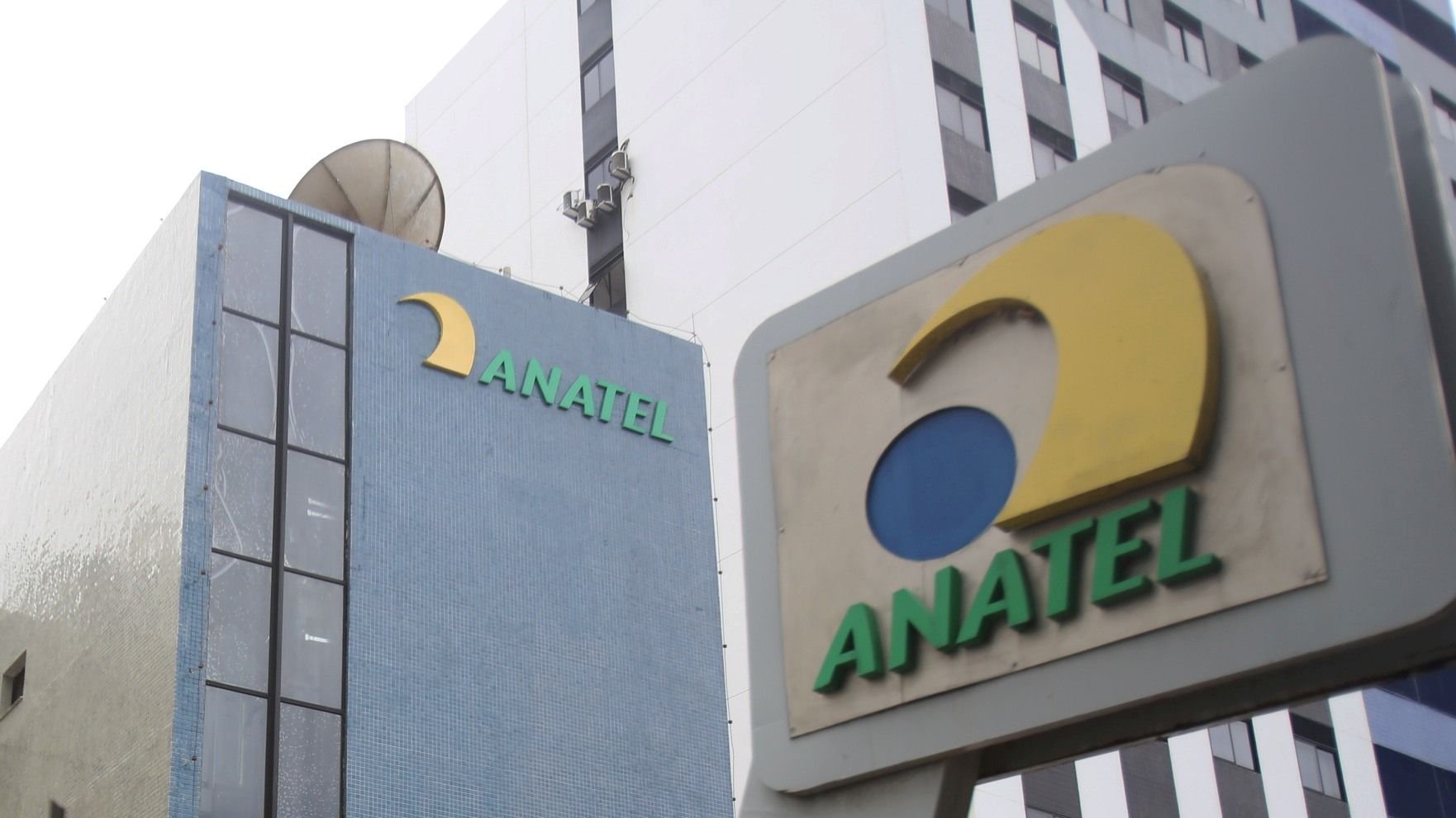 Amazon vence Anatel em processo de venda de celulares não homologados