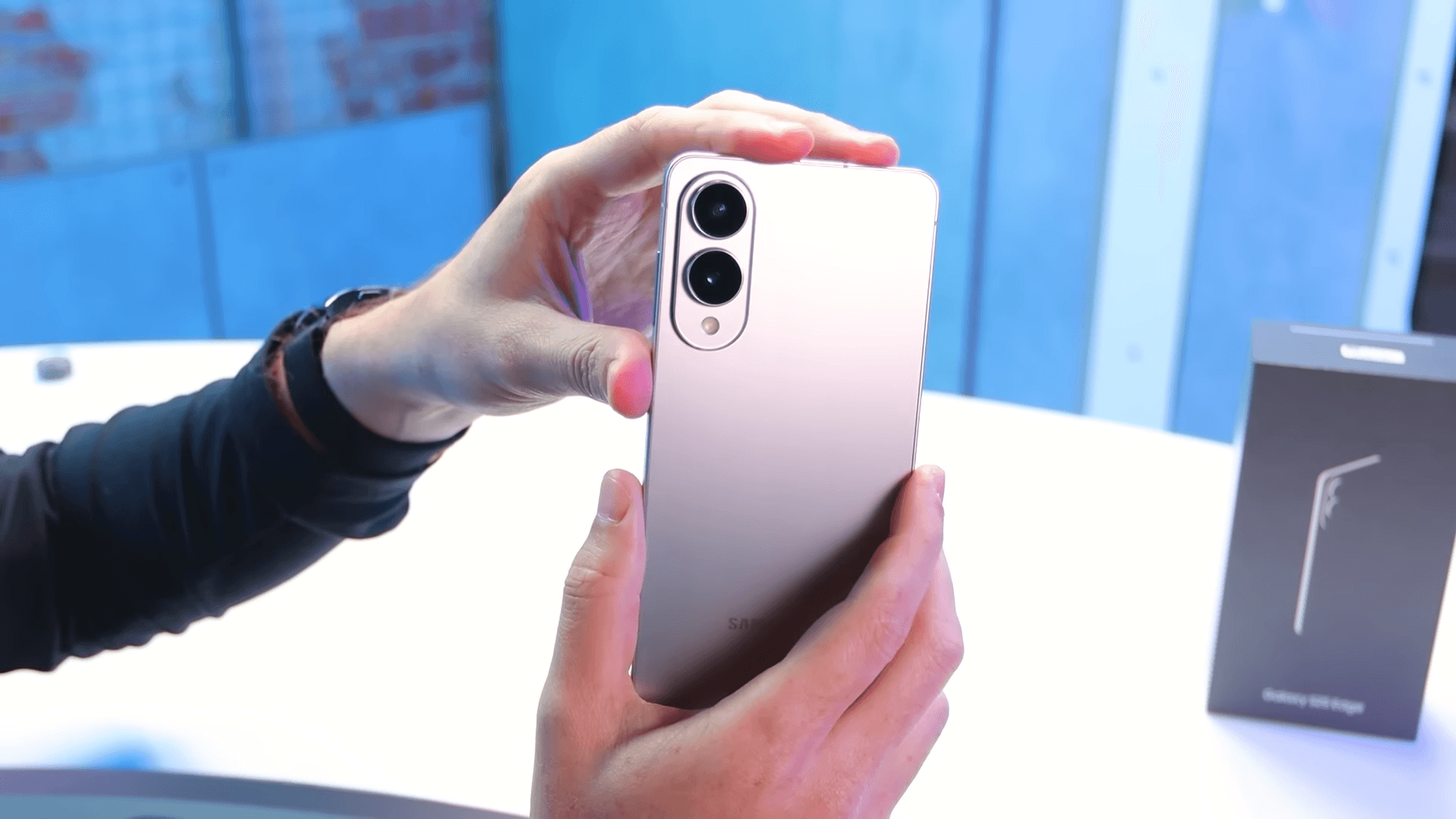 One UI 8 recebe primeira versão estável com mais recursos de tela de bloqueio