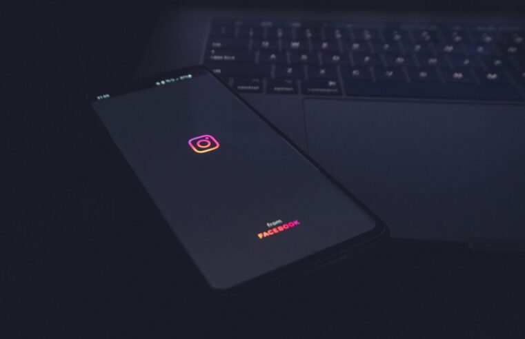 Instagram dedura quem vê seu Story mais de uma vez? O TecMundo investigou
