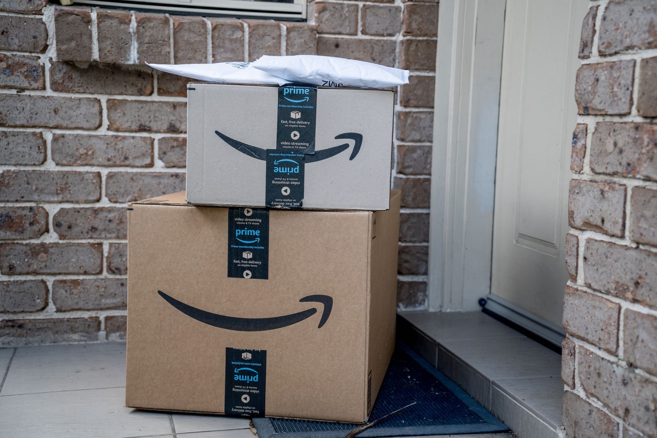 Amazon testa robôs humanoides para fazer entregas de encomendas, diz site