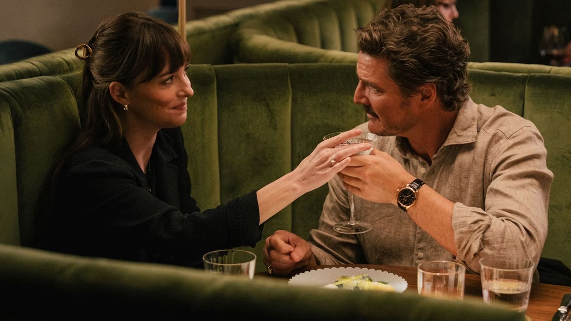 Amores Materialistas: Veja trailer, sinopse e tudo sobre filme com Dakota Johnson, Pedro Pascal e Chris Evans