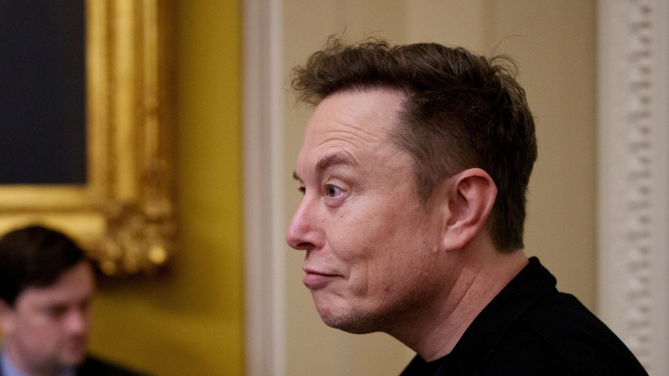 ‘Ele ficou louco’: Trump responde acusações e ameaça cortar subsídios das empresas de Musk