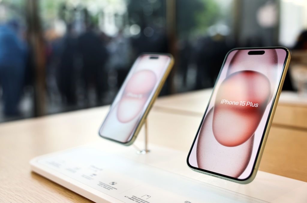 Apple bloqueia remotamente iPhones furtados em loja durante protestos de Los Angeles