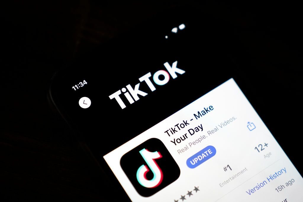 Manequins virtuais: TikTok lança avatares de IA que vão te vender produtos
