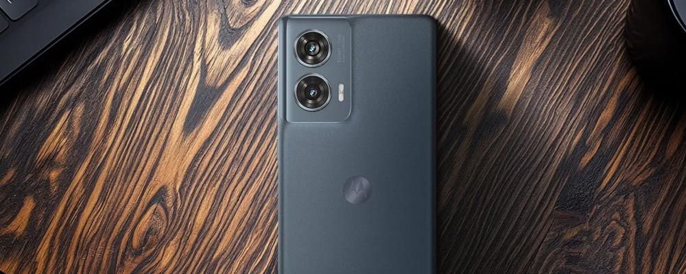 Celular Motorola Edge 50 Fusion pelo menor preço na Liquidação da Metade do Ano Magalu; confira