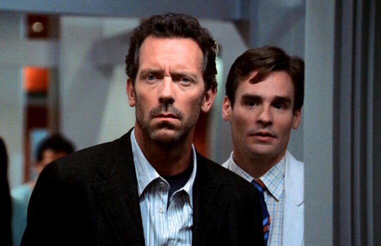 Por onde anda Hugh Laurie, conhecido por fazer Dr House?